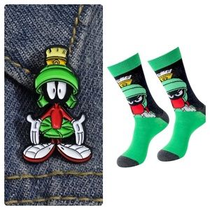 Marvin the Martian Socks with Matching Enamel Pin Combo Set Lot Green and Black